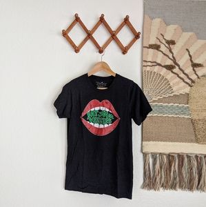 Vegetaryn "Eat your Veggies" Graphic tee size S